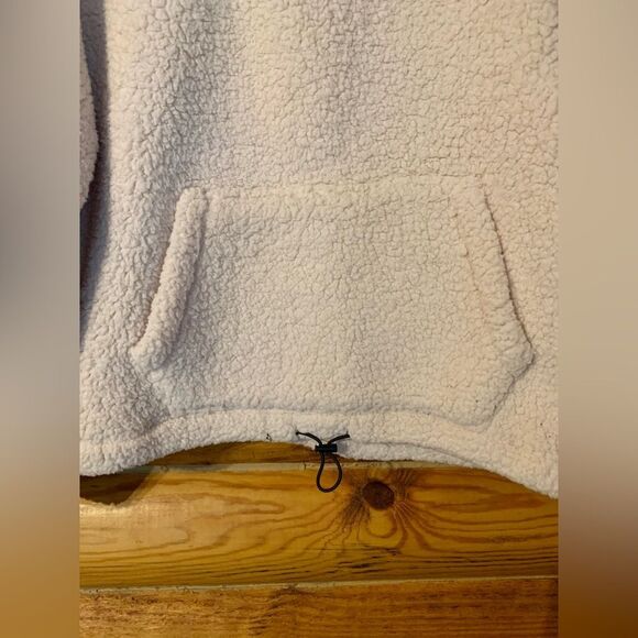 Love Tree White Sherpa 1/4 Zip Pullover Size Medium - Picture 8 of 9